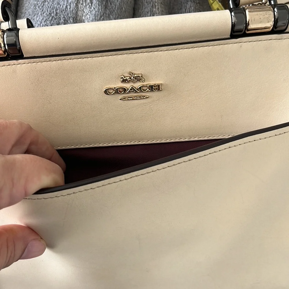 Coach Selena grace bag Selena comes‎ collab with coach